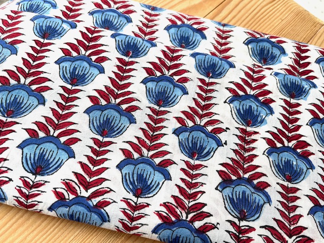 Bild 1 von Baumwollstoff - Indien  - blockprint Handdruck Blumen cremeweiss blau rot  - 50 cm