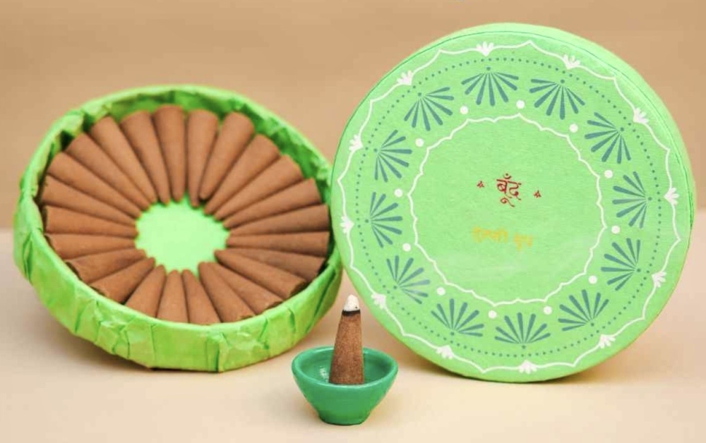 Bild 1 von Indische Räucherkegel - 25 Sück inkl. Ton-Untersetzer in handbemalter Geschenkbox -  Tulsi 