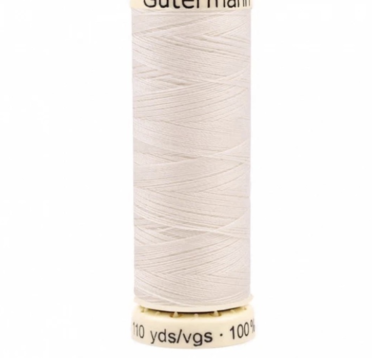 Bild 1 von Gütermann universal Polyester Nähgarn - 100m Spule - Farbe 802 Marshmallow