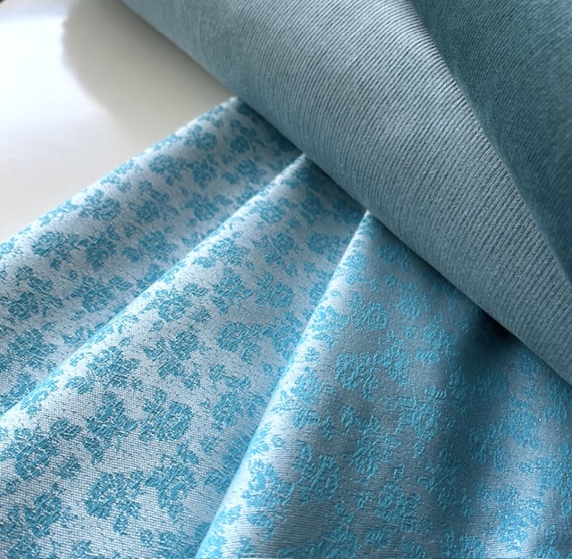 Bild 1 von Jacquard Stoff Trachten Dirndl  - Blume - zartblau türkis  - 50 cm