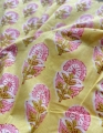 Bild 2 von Baumwollstoff - Indien  - blockprint Handdruck Blumen zartgelb rosa grün - 50 cm