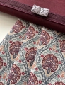 Bild 3 von Gobelin Jacquard - Dirndlstoff  gewebt  Ornamentmuster - weinrot petrol creme - 210 cm
