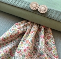 Bild 1 von Wollsatin Jacquard-Dirndl Stoffpaket Tamara salbei mint  pastell Ton-in-Ton