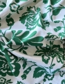 Bild 4 von Reststück Italienischer Baumwollstoff Popeline - grosse Blumen   -  grün - 100 cm