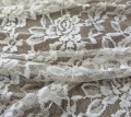 Bild 2 von Spitzenstoff französische Spitze mit Elasthan -Blume Stickerei -  ecru sandgold - 50 cm