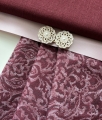 Bild 2 von Gobelin Jacquard - Dirndlstoff  gewebt  Ornamentmuster - weinrot  - 190 cm